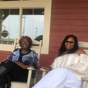 Meet your Posher, Candace